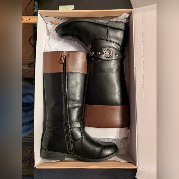Michael Kors Girl's Flat Riding Boots Black/Brown Zip-up Gold MK Logo  2 - Picture 1 of 11